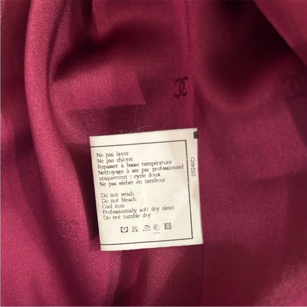 Chanel 1995 Tweed Jacket - Picture 10 of 15